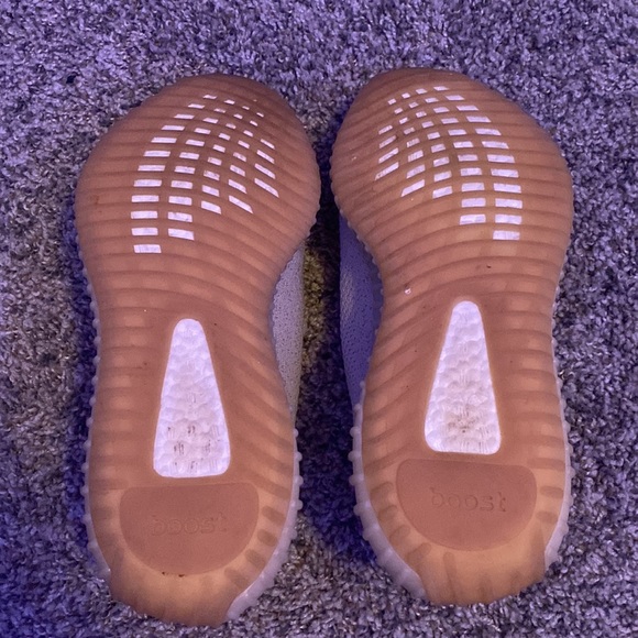 Yeezy 350 v2 Sesame - Picture 4 of 4